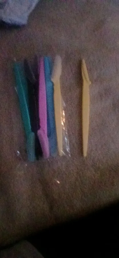Peachly dermaplane razors shared by verified buyer Brianna T.