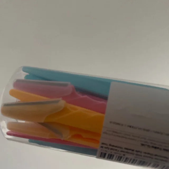 Peachly dermaplane razor photographed by a verified buyer